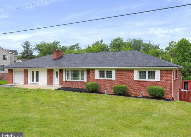 Property at 210 Jackson Ave, New Market, VA 22844, 5 beds, 4 baths