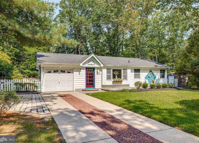 Property at 122 Lenape Trl, Medford Lakes, NJ 08055, 3 beds, 1 bath