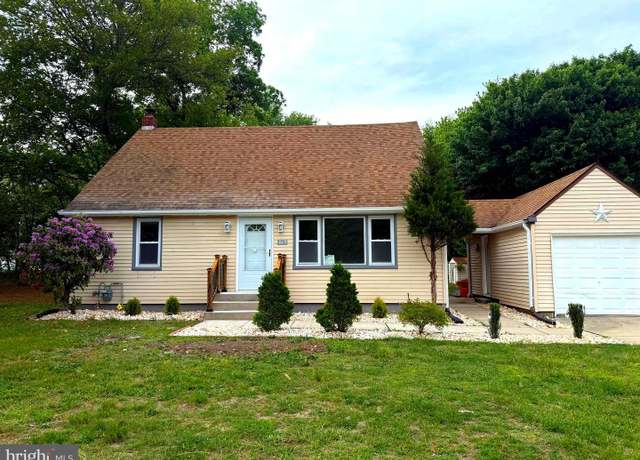 Property at 819 E Evesham Rd, Glendora, NJ 08029, 3 beds, 1 bath