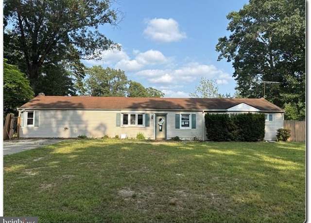 Property at 1146 Violet Ave, Williamstown, NJ 08094, 3 beds, 1.5 baths