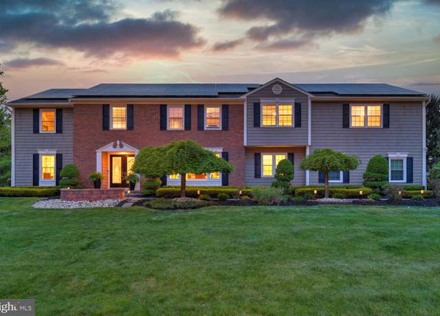 Property at 5 Findley Ln, Princeton Junction, NJ 08550, 5 beds, 3.5 baths