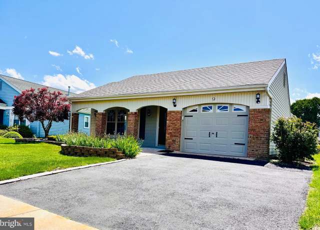 Property at 9 Weybridge Pl, Manchester Township, NJ 08759, 2 beds, 2 baths