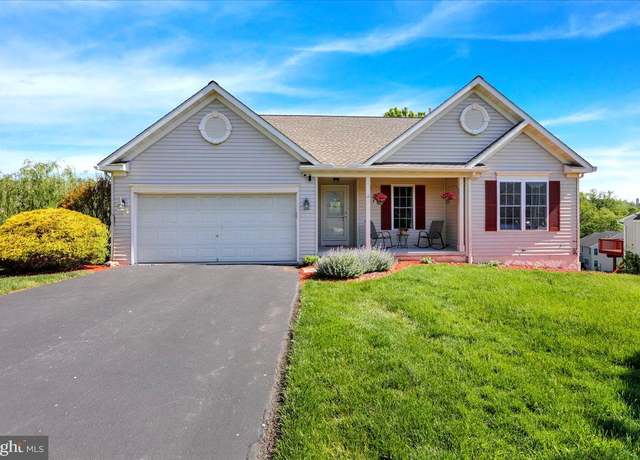 Property at 4 Kantner Lane, S, Reading, PA 19607, 4 beds, 3 baths