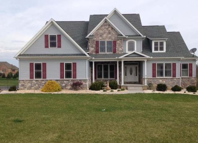 Property at 20 Dannah Dr, Carlisle, PA 17015, 5 beds, 3.5 baths