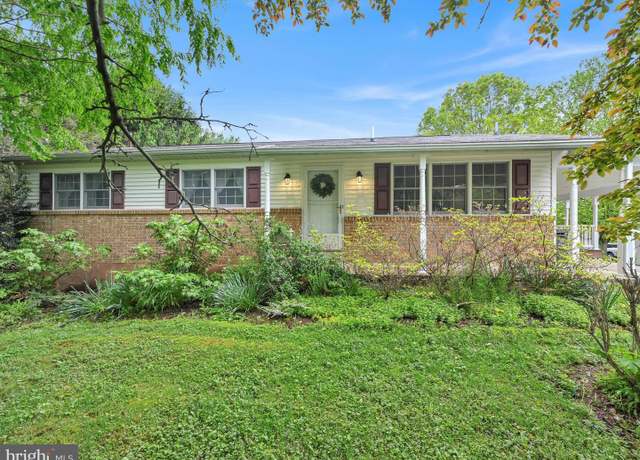 Property at 12 Mary Ave, Mechanicsburg, PA 17055, 4 beds, 2 baths