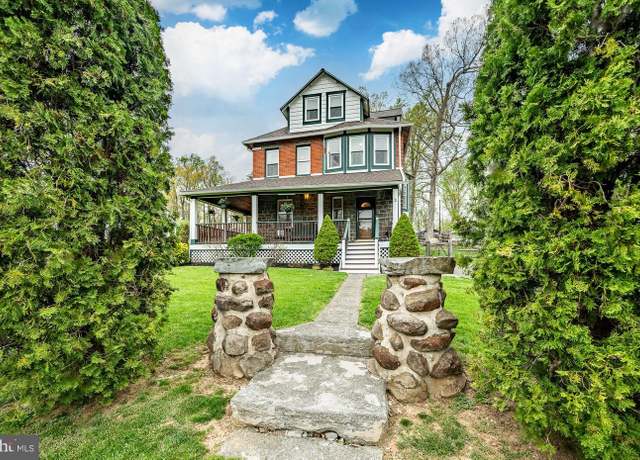 Property at 2 Woodside Ave, Schwenksville, PA 19473, 6 beds, 2.5 baths
