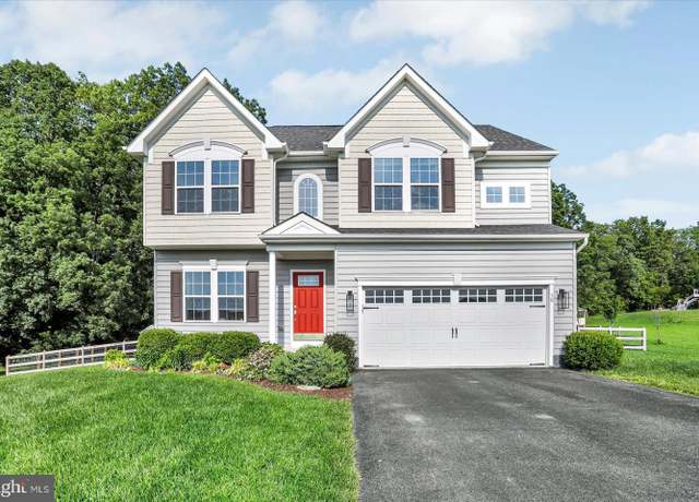 Property at 30 Kaitlyn Dr, Hanover, PA 17331, 4 beds, 2.5 baths