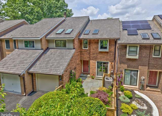 Property at 11064 Thrush Ridge Rd, Reston, VA 20191, 4 beds, 3.5 baths