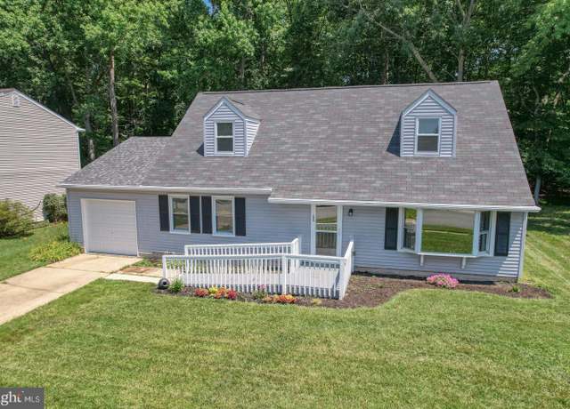 Property at 59 E Shady Dr, Newark, DE 19713, 4 beds, 2 baths