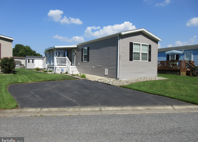 Property at 325 Jacobs Loop, Bear, DE 19701, 3 beds, 2 baths