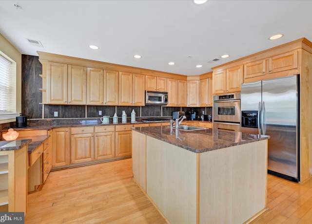 Property at 8002 Brynmor Ct #105, Pikesville, MD 21208, 2 beds, 2.5 baths