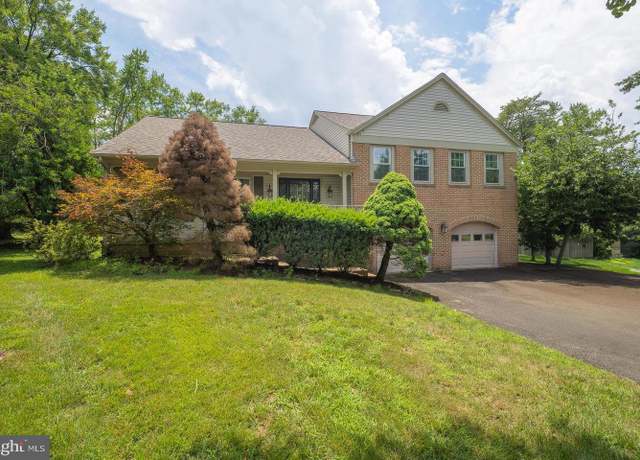 Property at 10 Pinto Ct, Rockville, MD 20850, 4 beds, 3 baths