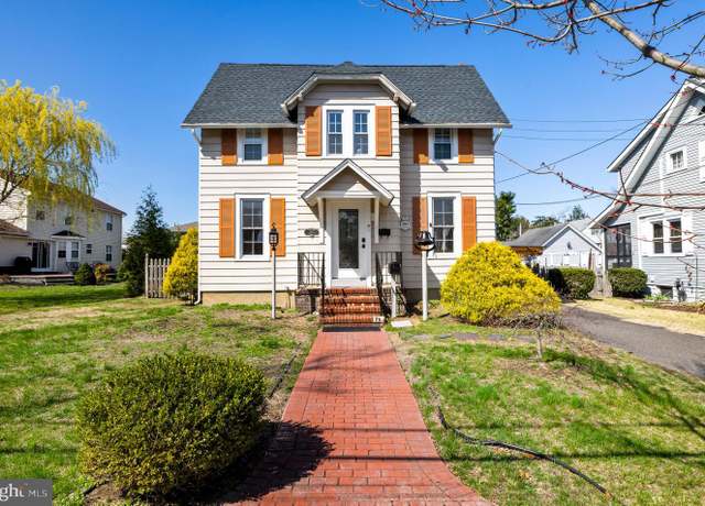 Property at 205 E Buttonwood St, Wenonah, NJ 08090, 2 beds, 1.5 baths