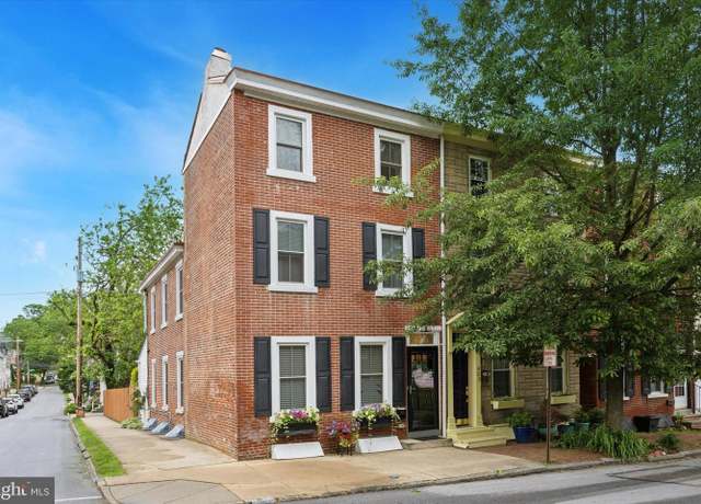 Property at 425 N New St, West Chester, PA 19380, 3 beds, 3 baths
