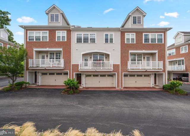 Property at 17 Village Sq, Paoli, PA 19301, 3 beds, 2.5 baths