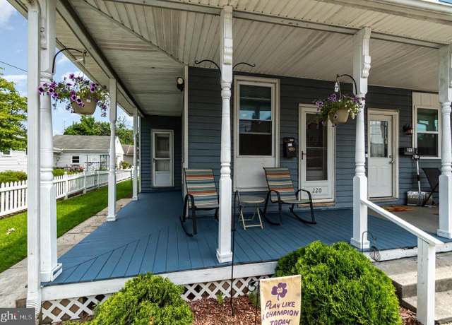 Property at 220 N Pine St, Middletown, PA 17057, 3 beds, 1.5 baths
