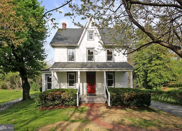 Property at 18 Baumgardner Rd, Lancaster, PA 17603, 2 beds, 1.5 baths