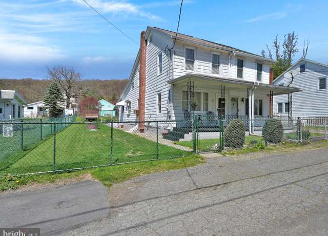 Property at 21 High Rd, Pottsville, PA 17901, 3 beds, 2 baths