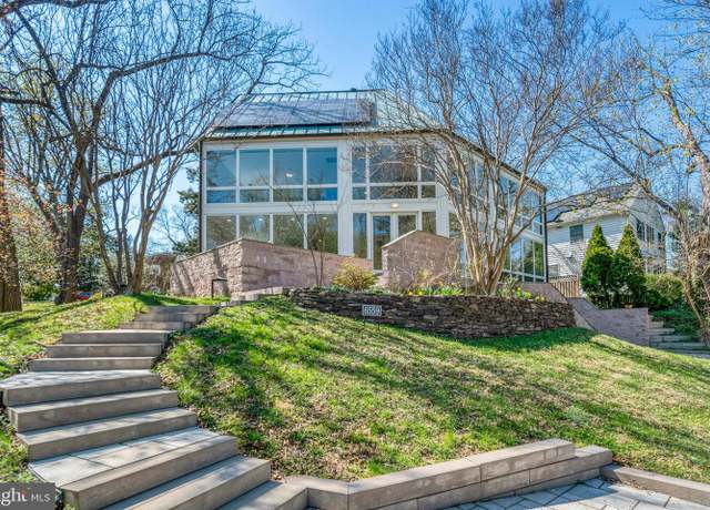 Property at 6559 24th St N, Arlington, VA 22205, 4 beds, 4.5 baths