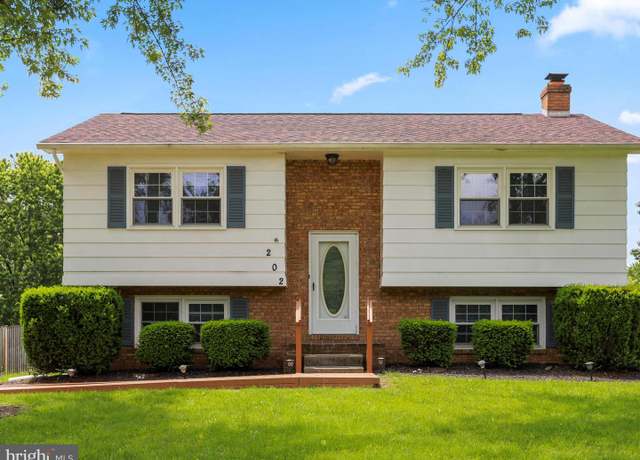 Property at 202 Ridgefield Ave, Stephens City, VA 22655, 3 beds, 2 baths
