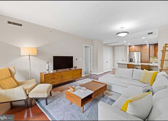 Property at 8220 Crestwood Heights Dr #213, Mclean, VA 22102, 1 bed, 1 bath