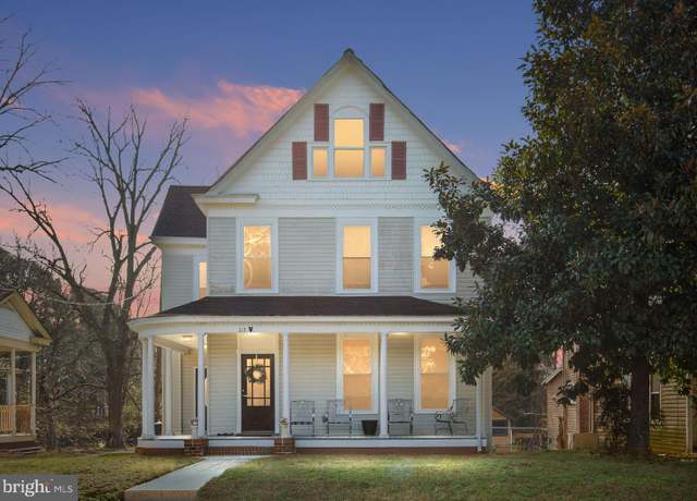 Property at 113 W Main St, Wakefield, VA 23888, 5 beds, 3.5 baths