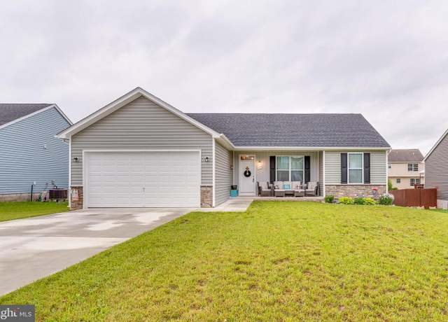 Property at 129 Kennedy Cir, Martinsburg, WV 25404, 3 beds, 2 baths
