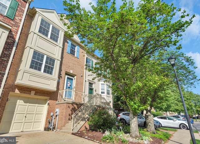 Property at 2565 Windy Oak Ct, Crofton, MD 21114, 3 beds, 2.5 baths