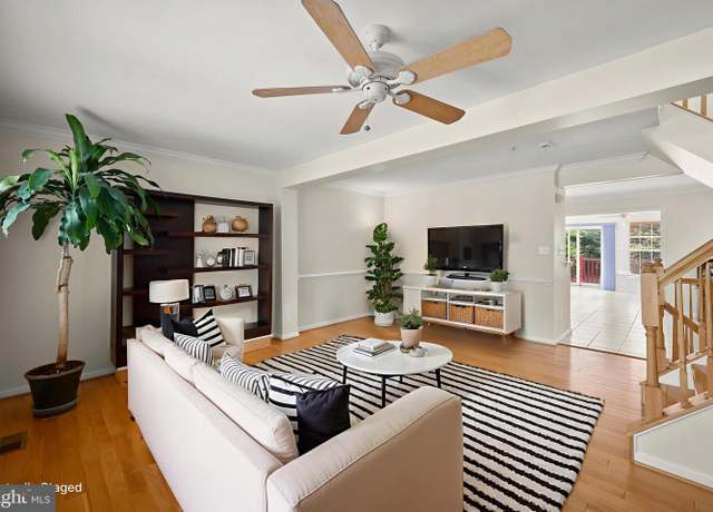 Property at 18749 Harmony Woods Ln, Germantown, MD 20874, 3 beds, 2.5 baths