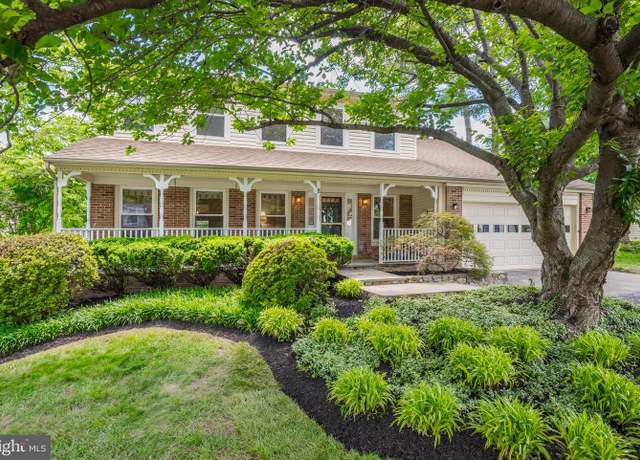 Property at 8 Botany Ct, North Potomac, MD 20878, 4 beds, 3.5 baths