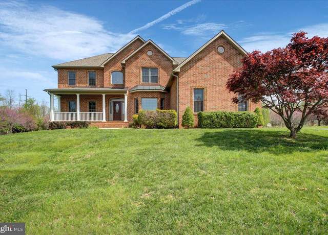 Property at 11117 Shalom Ln, Hagerstown, MD 21742, 5 beds, 4.5 baths