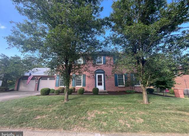 Property at 402 Cherokee Dr, Mechanicsburg, PA 17050, 4 beds, 2.5 baths
