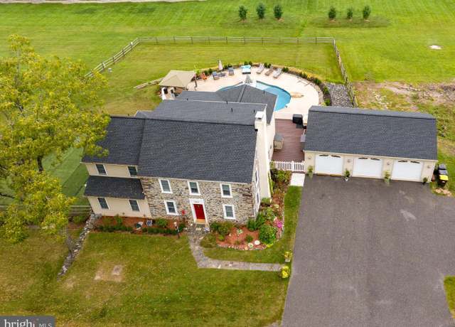 Property at 694 Ridge Rd, Telford, PA 18969, 4 beds, 3.5 baths