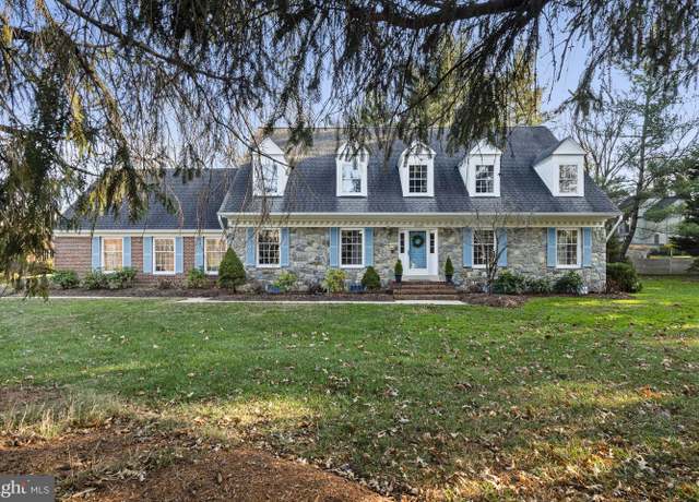 Property at 10333 Hickory Forest Dr, Oakton, VA 22124, 3 beds, 2.5 baths