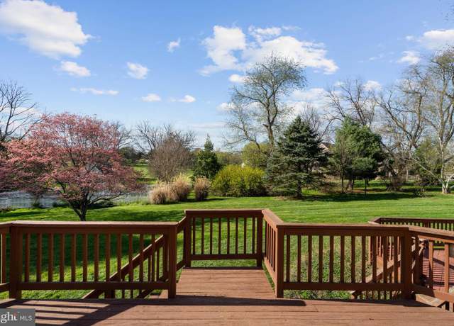 Property at 17001 Lakewood Ct, Purcellville, VA 20132, 4 beds, 3.5 baths