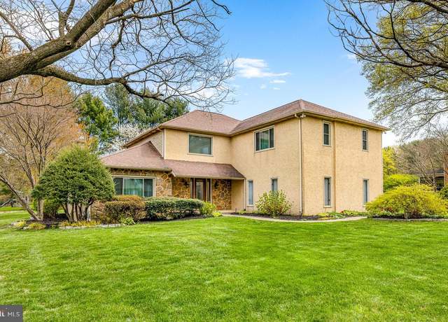 Property at 12 High Meadow Ln, Newark, DE 19711, 5 beds, 3.5 baths