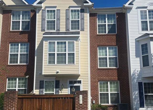 Property at 121 Mountain Creek Cir, Frederick, MD 21702, 3 beds, 2.5 baths