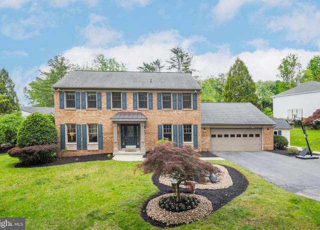 Property at 11300 Broad Green Dr, Potomac, MD 20854, 4 beds, 3.5 baths