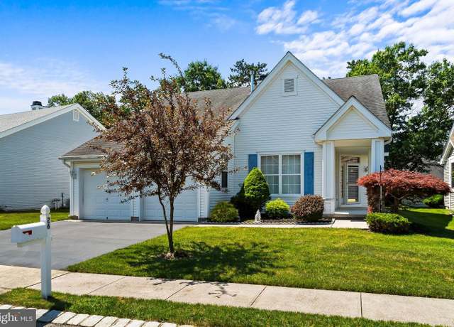 Property at 26 Fountain View Dr, Barnegat, NJ 08005, 2 beds, 2 baths