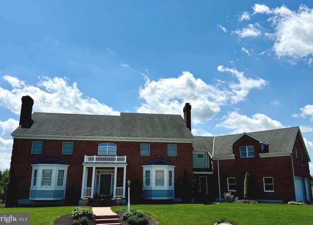 Property at 324 W Orchard Dr, Palmyra, PA 17078, 5 beds, 4 baths