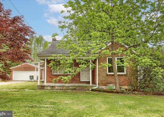 Property at 340 Hess Farm Rd, York, PA 17403, 4 beds, 2 baths