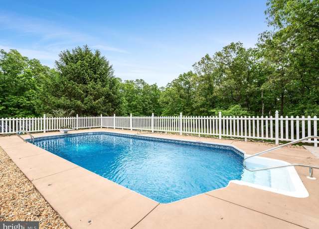 Property at 281 Light Rd, Winchester, VA 22603, 3 beds, 2.5 baths