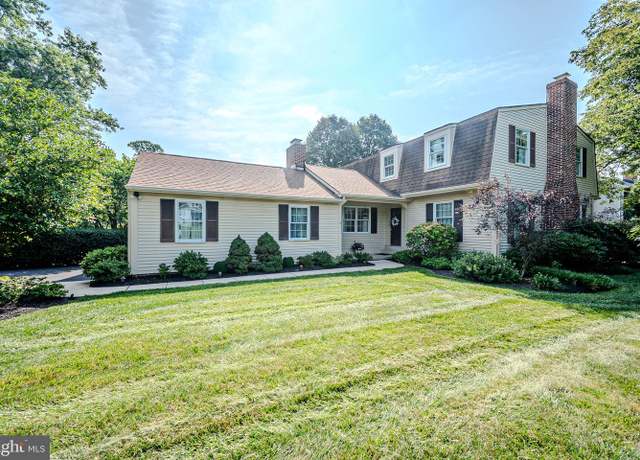 Property at 49 Tenby Chase Dr, Newark, DE 19711, 4 beds, 2.5 baths