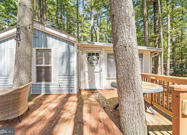 Property at 135 Thompson Ln #46, Egg Harbor Twp, NJ 08234, 2 beds, 1 bath
