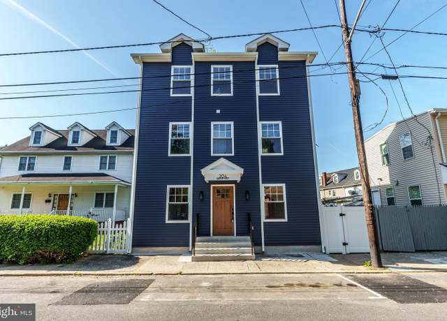 Property at 204 Barclay St, Burlington, NJ 08016, 3 beds, 2 baths