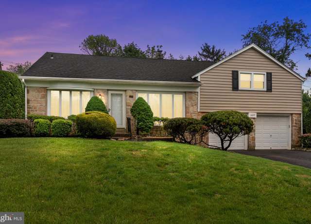 Property at 669 Worthington Dr, Warminster, PA 18974, 4 beds, 2.5 baths