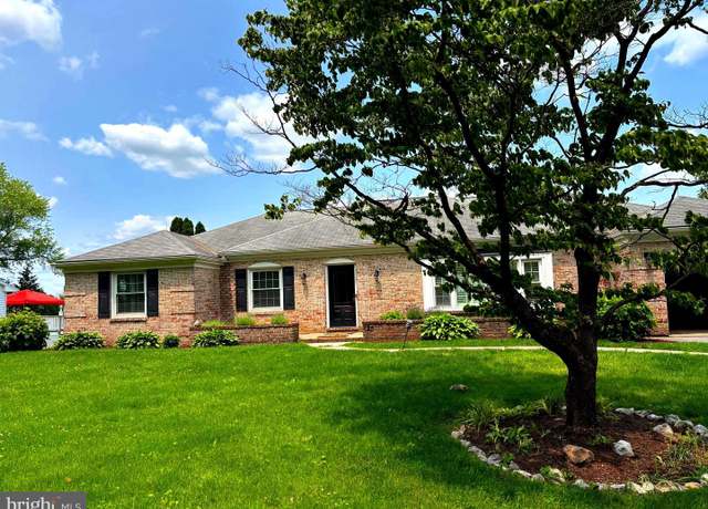 Property at 135 Forest Ave, Hershey, PA 17033, 4 beds, 3 baths