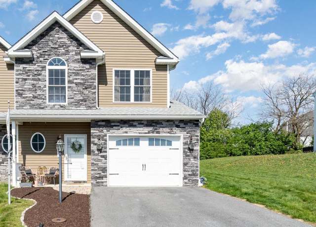 Property at 11237 Gulf Dr N, Waynesboro, PA 17268, 3 beds, 2.5 baths