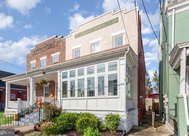 Property at 804 N Plum St, Lancaster, PA 17602, 3 beds, 1 bath
