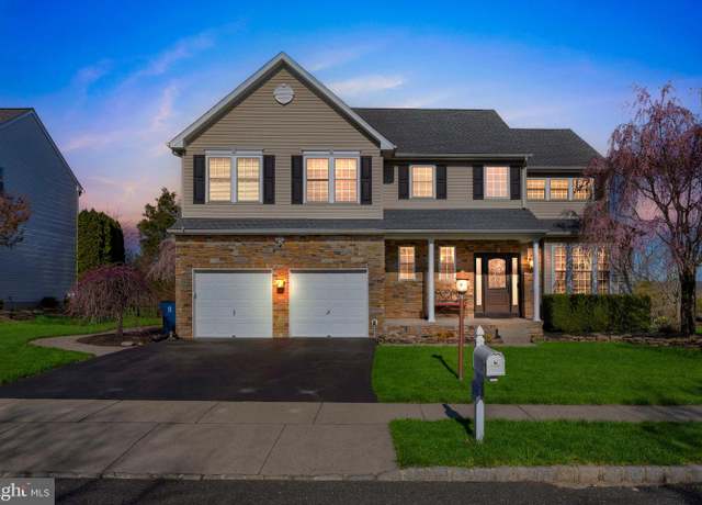 Property at 838 Mountain Top Dr, Collegeville, PA 19426, 5 beds, 3.5 baths